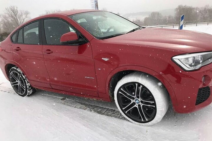 楽天市場】【期間限定! 17%OFF!】 BMW 純正 スノーソックス 2023年発売 