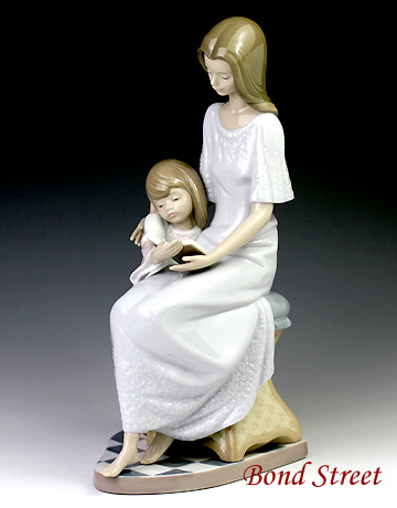 リヤドロ（Lladro リアドロ 陶器人形 置物） 母と子 お休み前のご本 #ldr-5457 | ボンドストリート