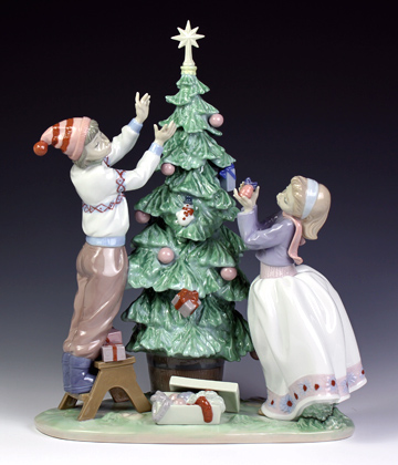 リヤドロ Lladro リアドロ 2022超人気 陶器人形 高額売筋 クリスマス 置物 ツリーを飾ろう#ldr-5897