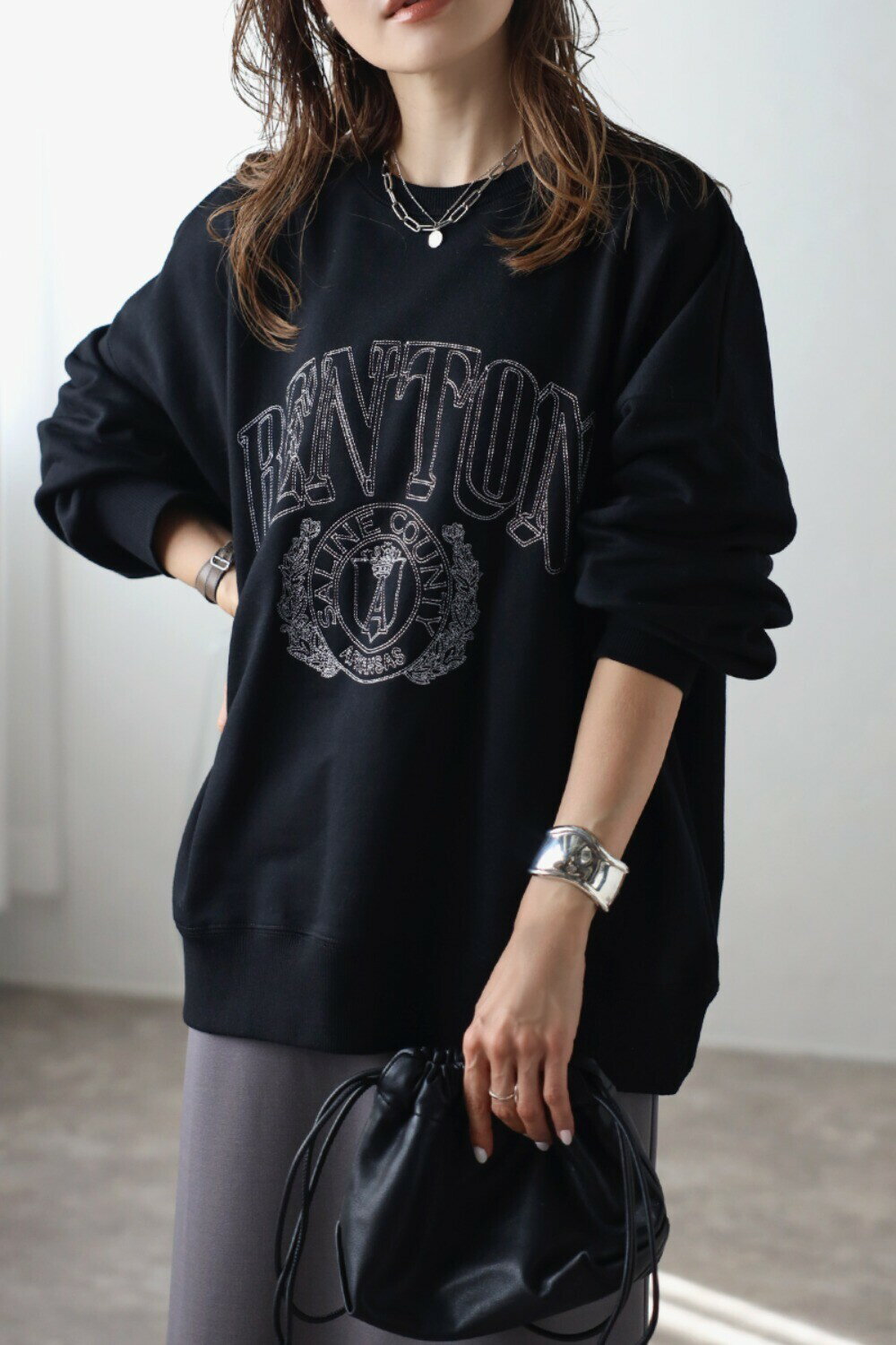 白抜きカレッジロゴ刺繍BIGスウェット77-003521