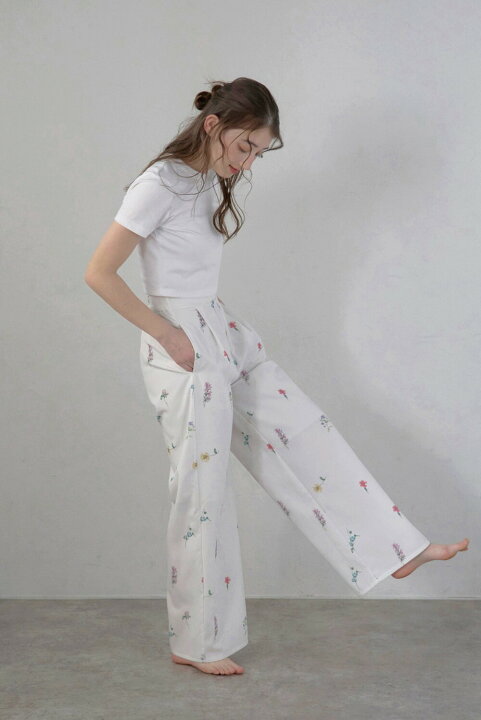 楽天市場】＼新色BLACK追加／flower print wide pants / フラワー 