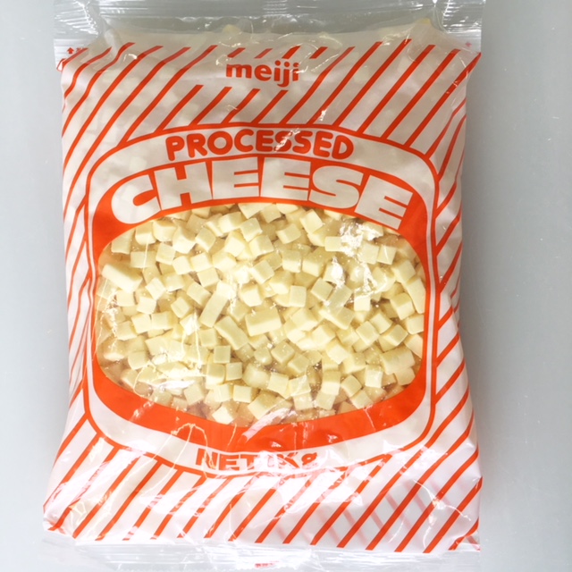 明治 キューブチーズ 8mm 1kg 菓子材料 トッピング パン材料 サイノメカット プロセスチーズ 今だけスーパーセール限定 ダイスチーズ 限定品