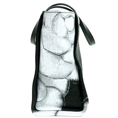 【中古】【未使用品・新古品】シャネルミディアムプリントショッピングトートCCチャーム付き2016秋冬カメリアA91421【トートバッグ】