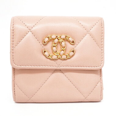 【未使用品・新古品】シャネル19ココマーク二つ折りスモールウォレットゴールド金具マトラッセAP1064【二つ折り財布】