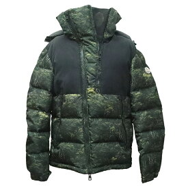 【5%OFF】 モンクレール ダウンジャケット LAVEDAN フォレストプリント 1サイズ メンズ ナイロン ダウン グリーン ブラック 黒 MONCLER ラヴダン 長袖 ブルゾン アウター アパレル 服 モンクレ ダウン ワッペン ジャンパー ジャンバー ブランド