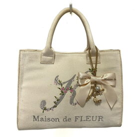 【中古】Maison de FLEUR(メゾンドフルール) トートバッグ フラワー/アルファベット(K) アイボリー×シルバー×マルチ キャンバス