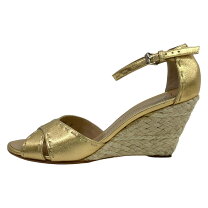 GIUSEPPE ZANOTTI DESIGN ジュゼッペ・ザノッティ・デザイン サンダル ベージュ 22 0 ジュゼッペ・ザノッティ・デザイン GIUSEPPE ZANOTTI DESIGNに関する最新記事 Vogue Japan