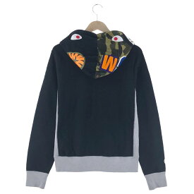 A BATHING APE アベイシングエイプ SHARK FULL ZIP HOODIE シャーク フルジップパーカー シャークパーカー パーカー ブラック　カモ柄 迷彩 メンズ Mサイズ スウェット 中古　消費税込み　送料無料　代引き手数料無料【Y】