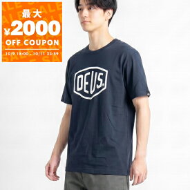 デウス・エクス・マキナ Deus Ex Machina Tシャツ メンズ 半袖 ロゴ ［Sサイズ/Mサイズ/Lサイズ］ ネイビー T-DMW41808E NAVY | コンビニ受取 ブランド【最大2000円クーポン 10/11 23:59迄】