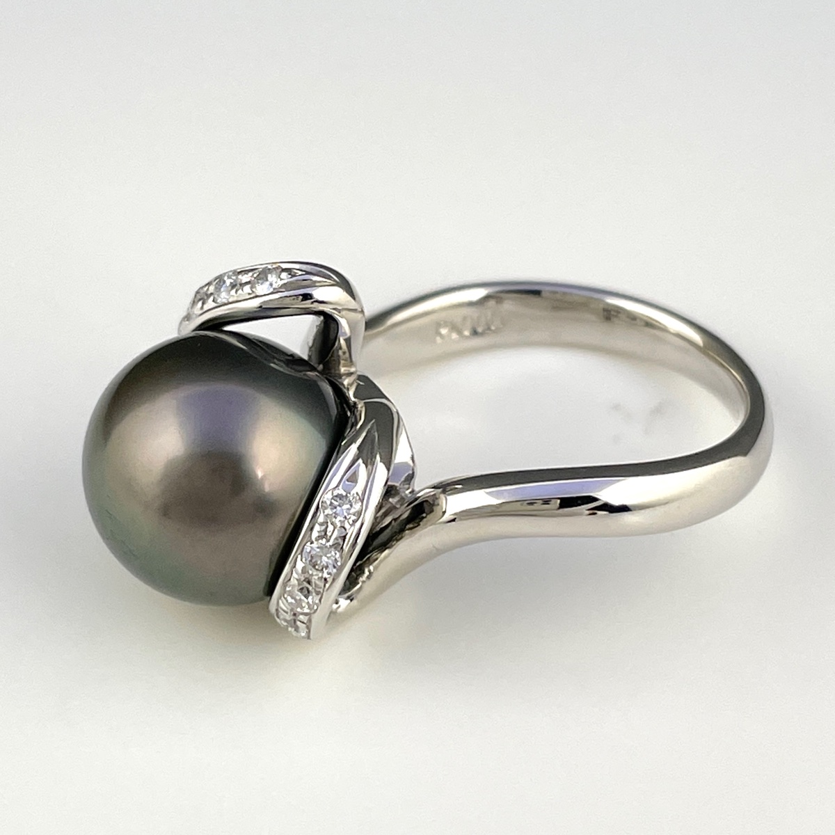驚きの破格値 パール デザインリング プラチナ 指輪 メレダイヤ