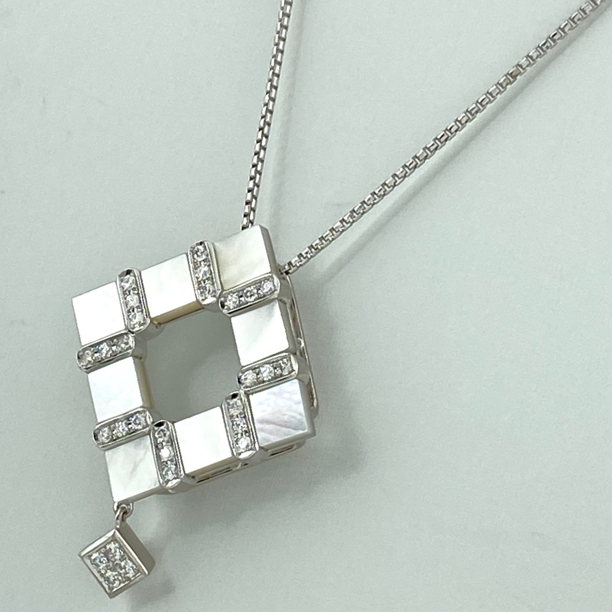 メレダイヤ デザインネックレス K18 ホワイトゴールド ネックレス