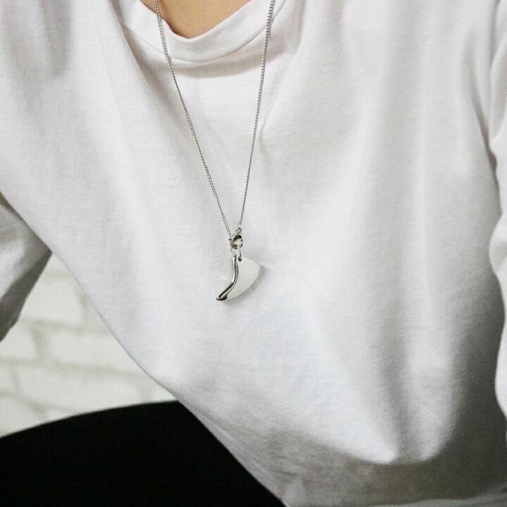 楽天市場 アーペーセー ネックレス メンズ レディース マヘ Meacc M 選べる2color A P C Mahe ペンダント アクセサリー ロゴ 牙 プレート シンプル 男女兼用 ユニセックス 男性 彼氏 女性 誕生日プレゼント クリスマス バレンタイン ウォッチリスト