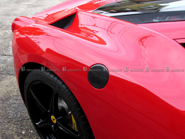 フェラーリ　Ferrari 458スパイダー 給油口カバー