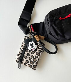 【5%オフクーポン◆0のつく日】【予約品】オールド キャラクターチャーム カメラモチーフチャーム レオパード柄ポーチ付き バッグアクセサリー レトロ ネコポス送料無料 キーホルダー For Air Tag トラベル ヒョウ柄ポーチチャーム ミニカメラチャーム