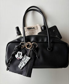 【5%オフクーポン◆0のつく日】【予約品】スニーカーズ バックトゥザフューチャーロゴ入りキーホルダー オールド キャラクターチャーム ミニポーチ付きチャーム バッグアクセサリー パラコード付き ネコポス送料無料 キーホルダー For Air Tag