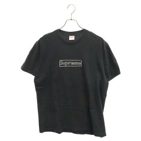 SUPREME(シュプリーム) サイズ:M 21SS × KAWS Chalk Logo Tee × カウズ チョークボックスロゴ プリントTシャツ カットソー ブラック【中古】【程度B】【カラーブラック】【取扱店舗BRING福岡天神店】