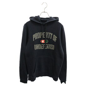 NIKE(ナイキ) サイズ:S ×UNDEFEATED PULLOVER HOOD アンディーフィーテッド ロゴプリント スウェット プルオーバーパーカー ブラック 921213-010【中古】【程度B】【カラーブラック】【オンライン限定商品】