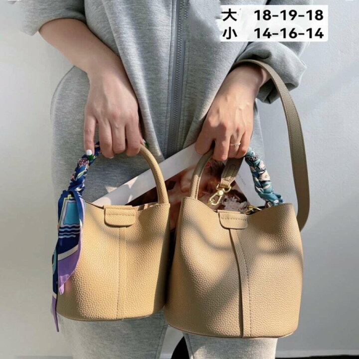 楽天市場】キューブバッグ 本革 チャーム付 ゴールド S/Mサイズ 
