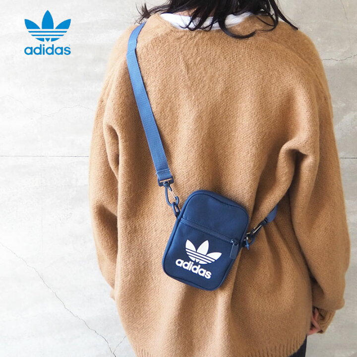 楽天市場 Adidas Originals アディダス オリジナルス ショルダー バッグ Heri Fest Bag Gho05 ショルダーバッグ メンズ レディース 鞄 バッグ シンプル スポーティ フェス おしゃれ コンパクト ネイビー ロゴ ワンポイント 斜め掛け Good Holiday グッドホリデイ