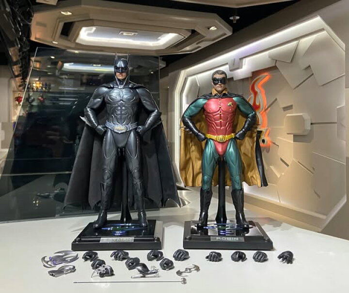 楽天市場】「新品・在庫」Hottoys ホットトイズ MMS594『バットマン 