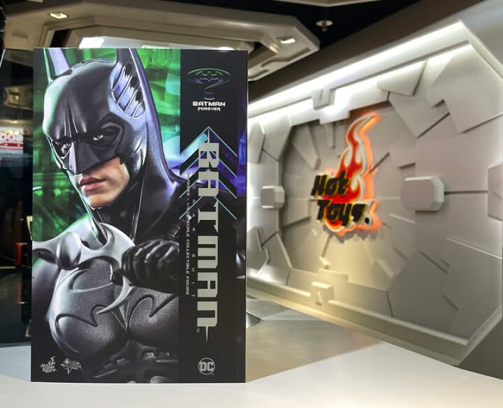 楽天市場】「新品・在庫」Hottoys ホットトイズMMS593 『バットマン 