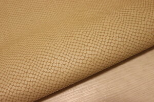 ブラウンベージュ 195ds クロム革 牛革 国産 レザー エンボス加工 はぎれ 一枚革 レザークラフト 革 皮 本革 diy 生地 材料