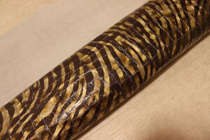 バイオレット 55ds クロム革 牛革 イタリア レザー ゼブラ調プリント はぎれ 一枚革 レザークラフト 革 皮 本革 diy 生地 材料