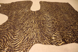 バイオレット 68ds クロム革 牛革 イタリア レザー ゼブラ調プリント はぎれ 一枚革 レザークラフト 革 皮 本革 diy 生地 材料