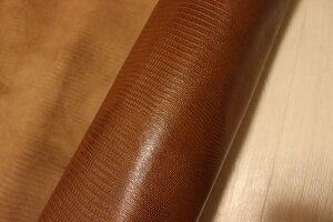 チョコブラウン 286ds クロム革 牛革 国産 レザー リザード型押し はぎれ 一枚革 レザークラフト 革 皮 本革 diy 生地 材料