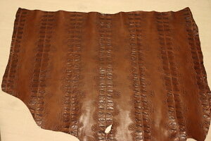 チョコブラン 113ds ヌメ革 ショルダーレザー 牛革 イタリア レザー 背ワニ型押し はぎれ 一枚革 レザークラフト 革 皮 本革 diy 生地 材料