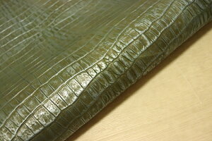 メタリックブルー 119ds ヌメ革 ショルダーレザー 牛革 イタリア レザー クロコ型押し はぎれ 一枚革 レザークラフト 革 皮 本革 diy 生地 材料