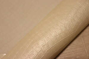 パールホワイト 87ds クロム革 豚革 国産 レザー クロコ型押し はぎれ 一枚革 レザークラフト 革 皮 本革 diy 生地 材料