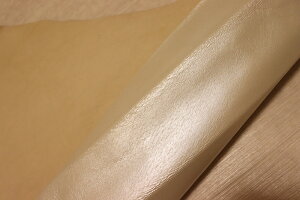 パールオフホワイト 165ds クロム革 豚革 イタリア レザー 顔料仕上げ はぎれ 一枚革 レザークラフト 革 皮 本革 diy 生地 材料