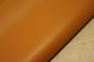 オレンジ 230ds クロム革 牛革 国産 レザー 顔料仕上げ はぎれ 一枚革 レザークラフト 革 皮 本革 diy 生地 材料