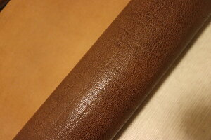 ブラウン 119ds ヌメ革 豚革 国産 レザー エレファント型押し はぎれ 一枚革 レザークラフト 革 皮 本革 diy 生地 材料