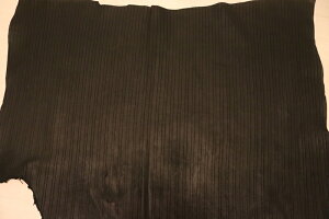 ブラック 146ds ヌメ革 ショルダーレザー 牛革 イタリア レザー ボーダー型押し はぎれ 一枚革 レザークラフト 革 皮 本革 diy 生地 材料