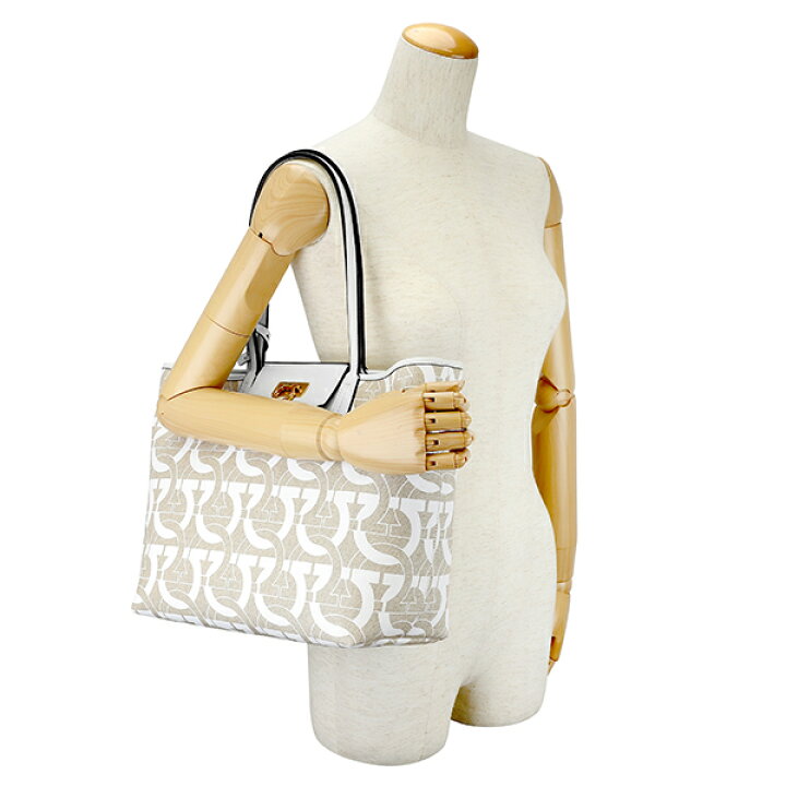 楽天市場】フェラガモ トートバッグ FERRAGAMO ガンチーニ 21I012  