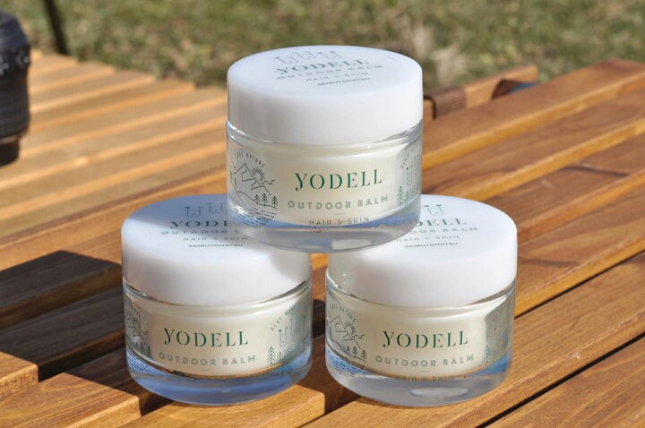楽天市場 バーム Yodell Outdoor Balm ヨーデルアウトドアバーム 西部頭髪 アウトドア オリーブオイル ヤシ油 シアバター 乾燥対策 保湿 バーム スキンケア 天然由来 オイル成分 保湿効果 髪 肌 全身に使えるハンドクリーム 唇 あかぎれ 手肌 ケア 虫除け レモン