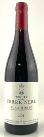 【イタリア・赤】テッレ・ネーレ エトナ・ロッソ 2021 チェリーやスパイスの香りに、火山性土壌由来のミネラル感が調和する赤ワイン。ミディアムボディでバーベキューや肉料理に最適。フレッシュで香り高い赤ワイン