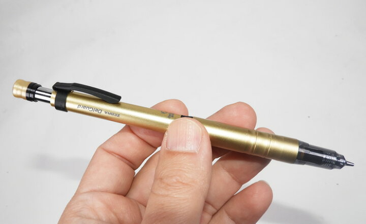 楽天市場 限定カラー ゼブラ 折れないシャープペンシル デルガード タイプlx Ma86 Wje ゴールド ガンメタリック 高級感が漂う限定カラーが登場 Zebra ぶんぐる