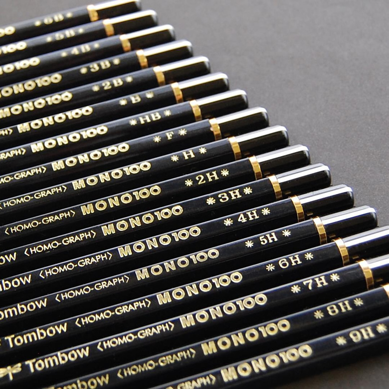 【【硬度：9H〜6B】トンボ鉛筆／モノ100（MONO-100）六角 1ダース 濃くなめらかで、折れにくい。MONOシリーズの最高級鉛筆。