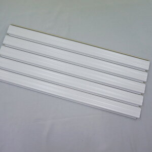 �����V���b�^�[�� �X���b�g�X�`�[���yE2-S�^�z�V���b�^�[�X���b�g�̂ւ��񂾕����A�T�r�ĕ��H���������Ȃǂ̌������i�Ƃ��āA�X���b�g�̕��i�̔��������p���������B