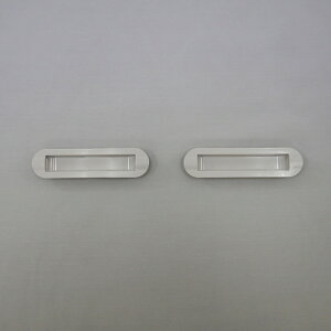 三和シヤッター製ワイド手掛け樹脂製(グレー) シャッターを上げ下げする際のシャッター取っ手です。割れてしまった、取れてしまったなど、シャッターの取っ手交換等にご利用ください。