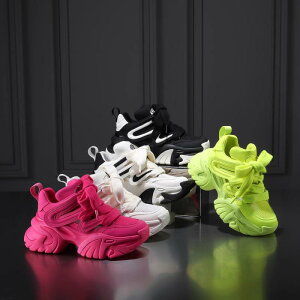 Xj[J[ fB[X  Cq[ ^C X|[cV[Y jOV[Y bV ʋC ɂ  sNn F JWA 킢 r gAbv ig