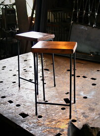 【鉄職人の椅子】素朴な鉄脚スツール2脚セット【アイアン】(高さ50cm)(送料込み) 家具 スツール　チェア　オーダー寸法製作の場合：1ヶ月程度