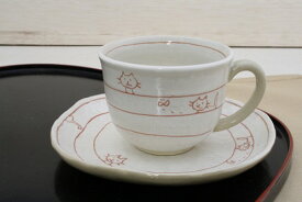 遊び猫　コーヒー碗皿（茶）