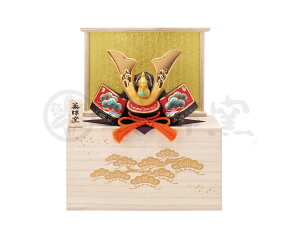 彩絵出世兜(若松金龍・収納桐箱台付) 5766