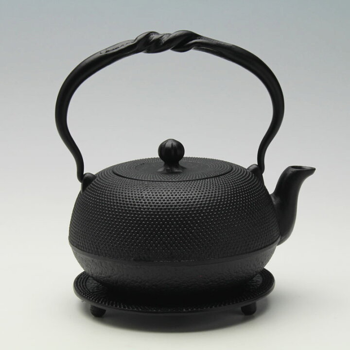 楽天市場】【南部鉄器】鉄瓶 丸アラレ（瓶敷付/丸アラレ・黒） 0.8L 及 