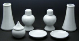 【楽天1位】 神具 七点 セット 豆 白 無地 陶器製 ミニ サイズ 神具セット 国産 ミニ 小小 小型 の 神棚 祖霊舎 御霊舎 におすすめ 水玉 榊立 瓶子 白皿が揃う 神具7点セット 神棚 神具セット 皿 棚板 壁掛け 壁 モダン 御札 祭壇 ワンルーム