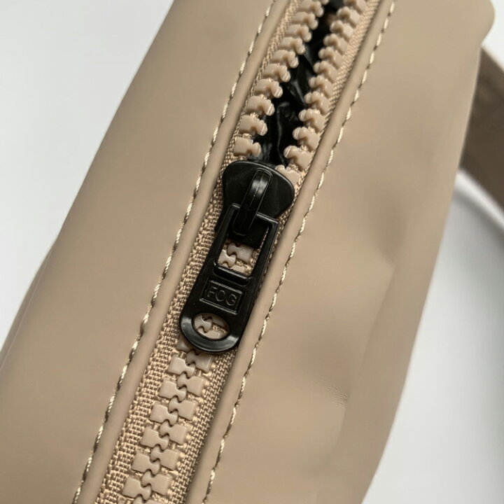楽天市場】FEAR OF GOD ESSENTIALS FOG エッセンシャルズ ショルダー 